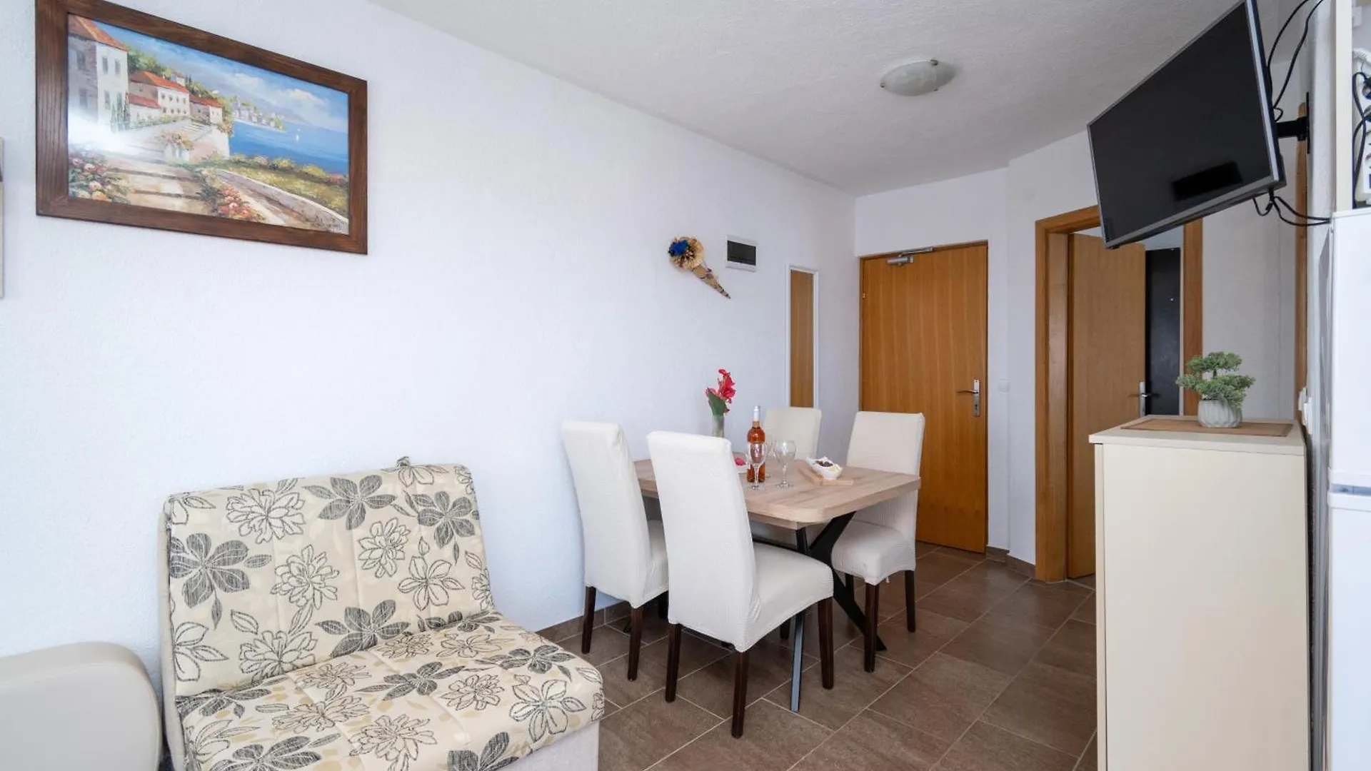 Apartments With A Parking Space Vir - 23221