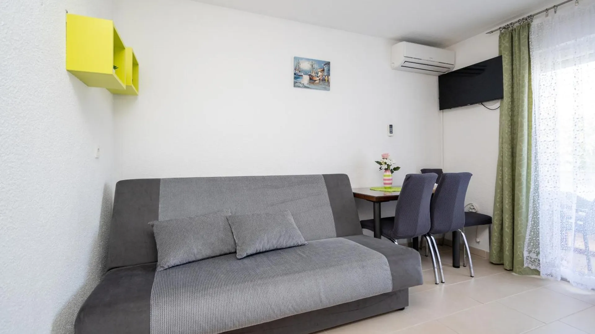 Apartments With A Parking Space Vir - 23221