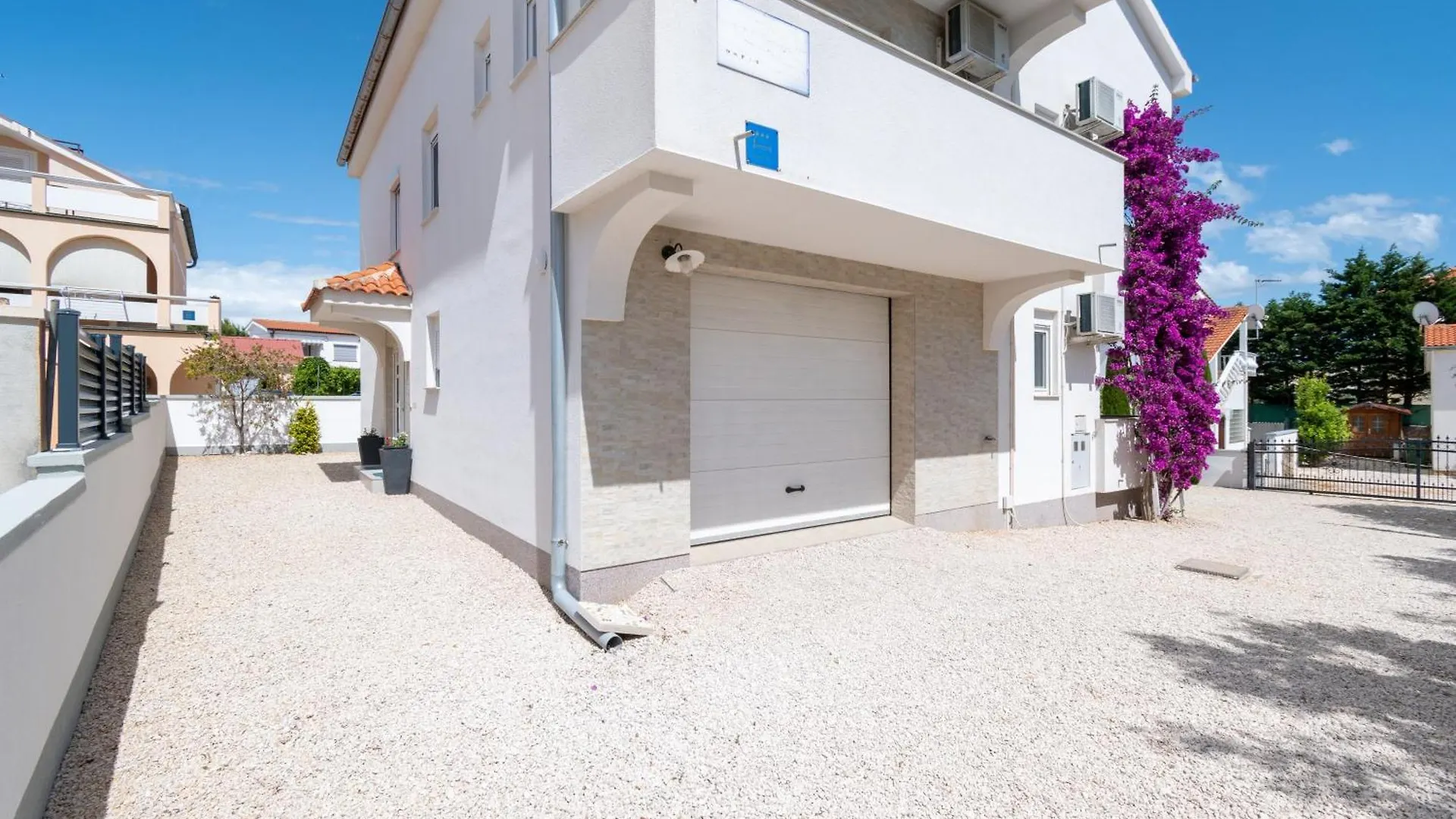 Apartments With A Parking Space Vir - 23221 كرواتيا